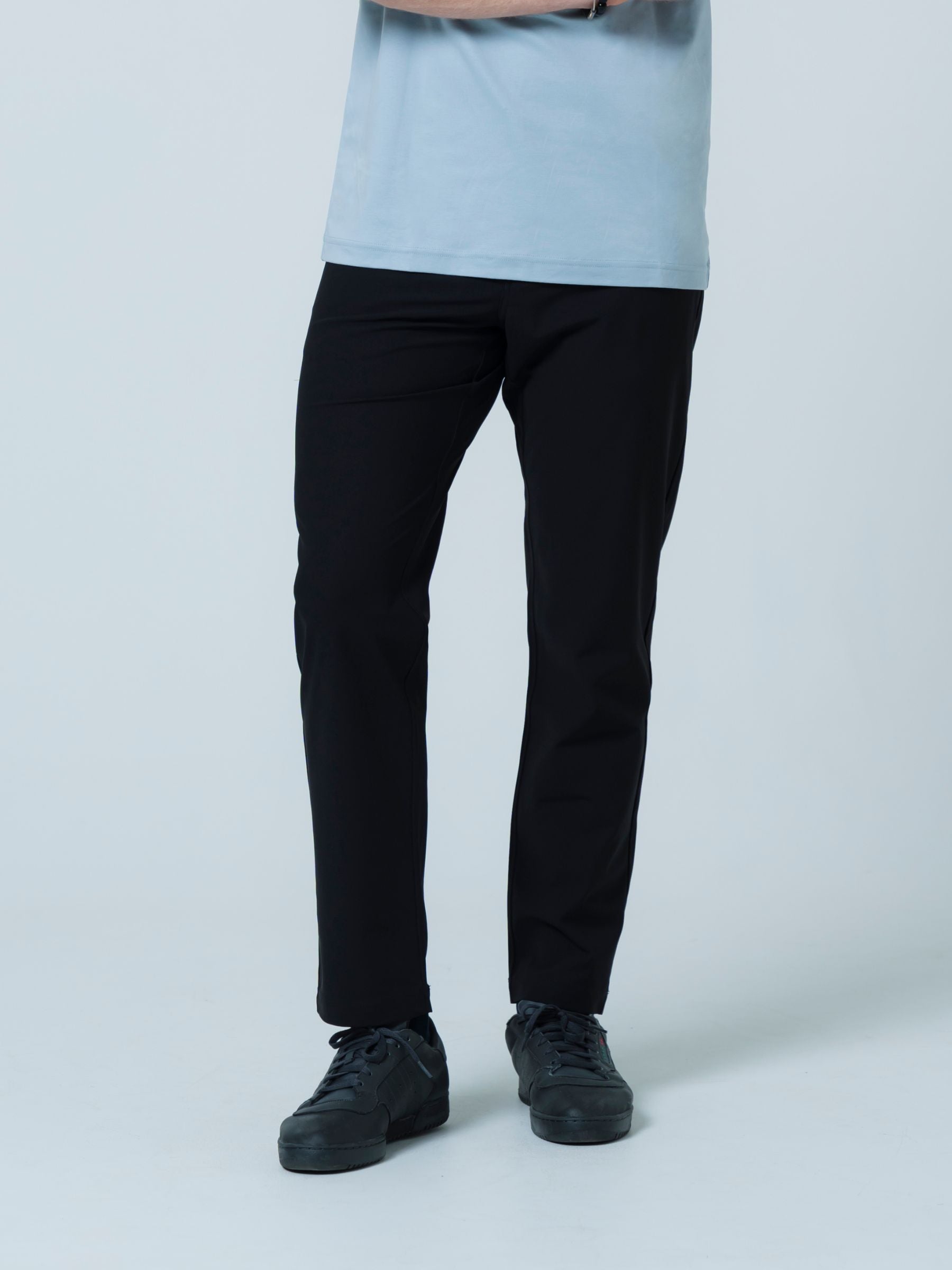 Versa Classic Fit 5 Pocket Pant \ Black