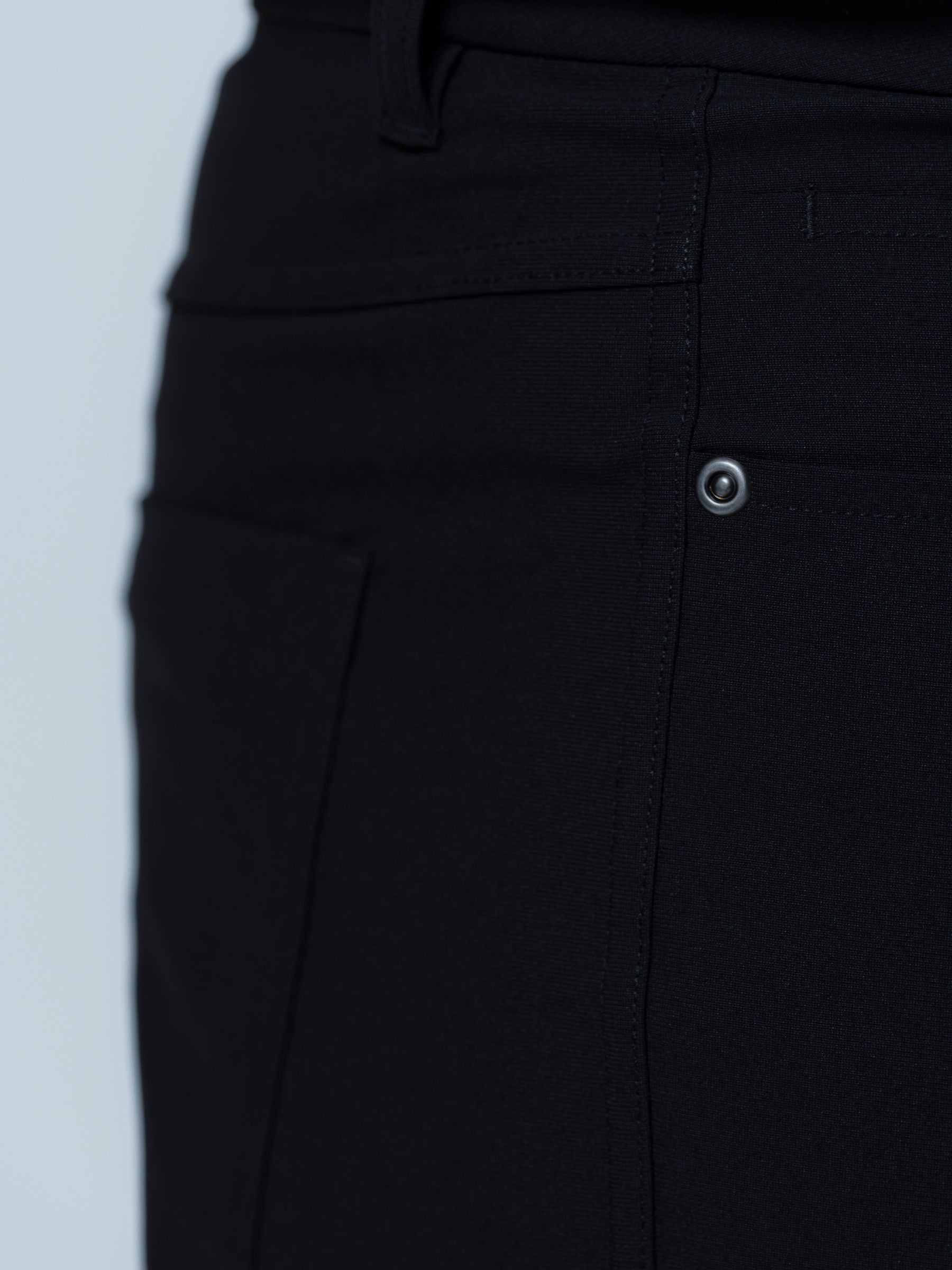 Versa Slim Fit 5 Pocket Pant \ Black